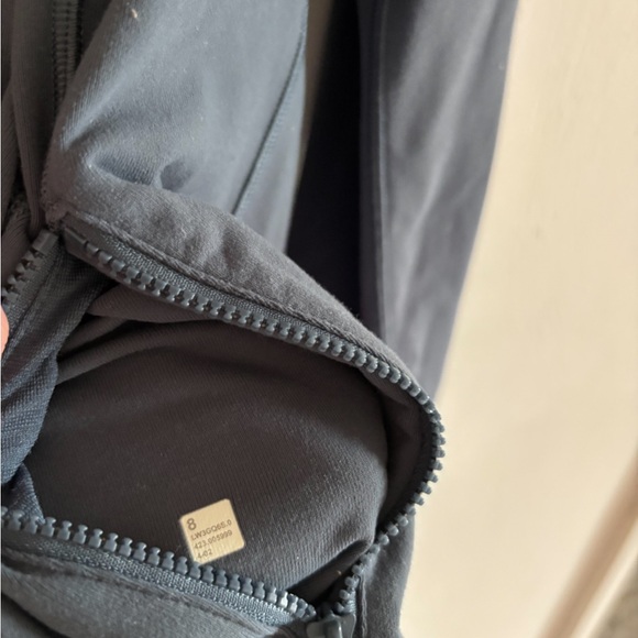Lululemon Define Cropped Jacket in Deep Slate Blue - Picture 4 of 5